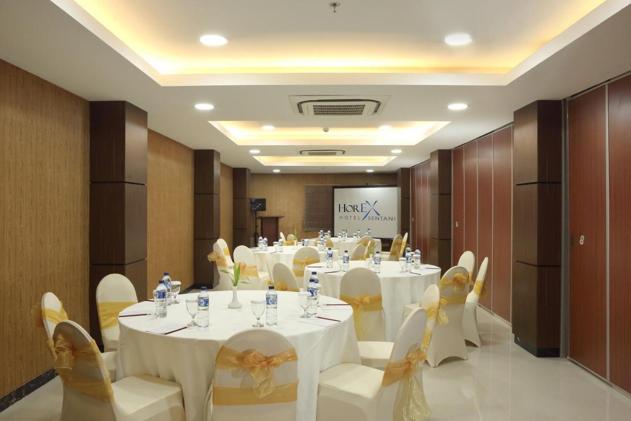 Horison Express Sentani Hotel Jayapura Exterior photo